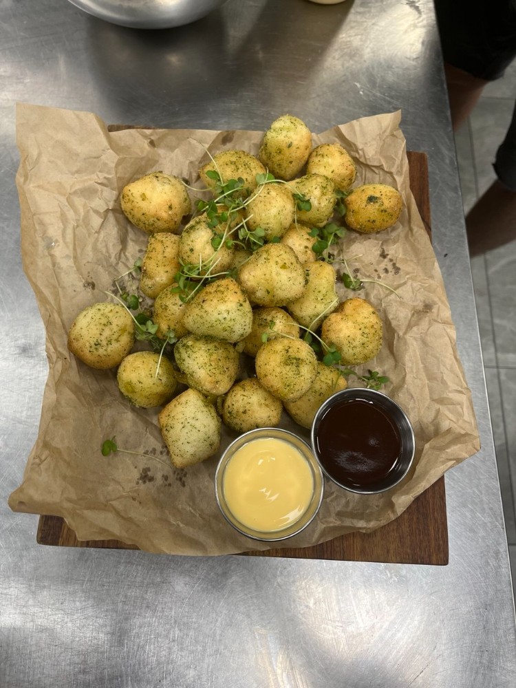 Солені пончики до пива