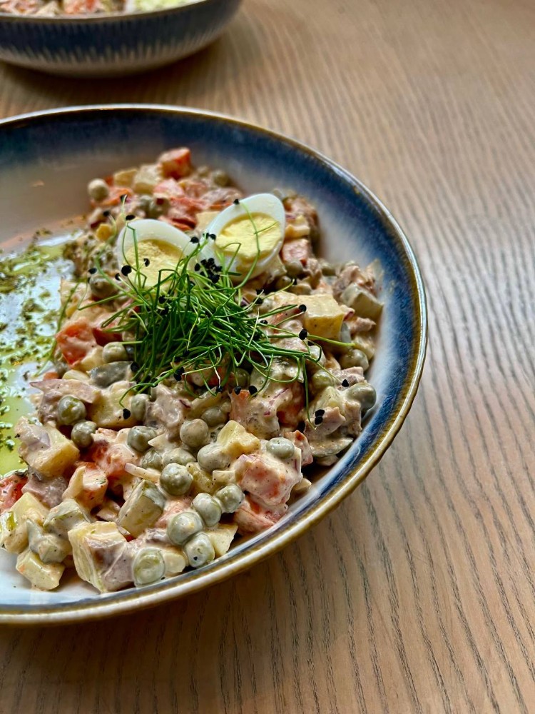 Олівьє з лососем