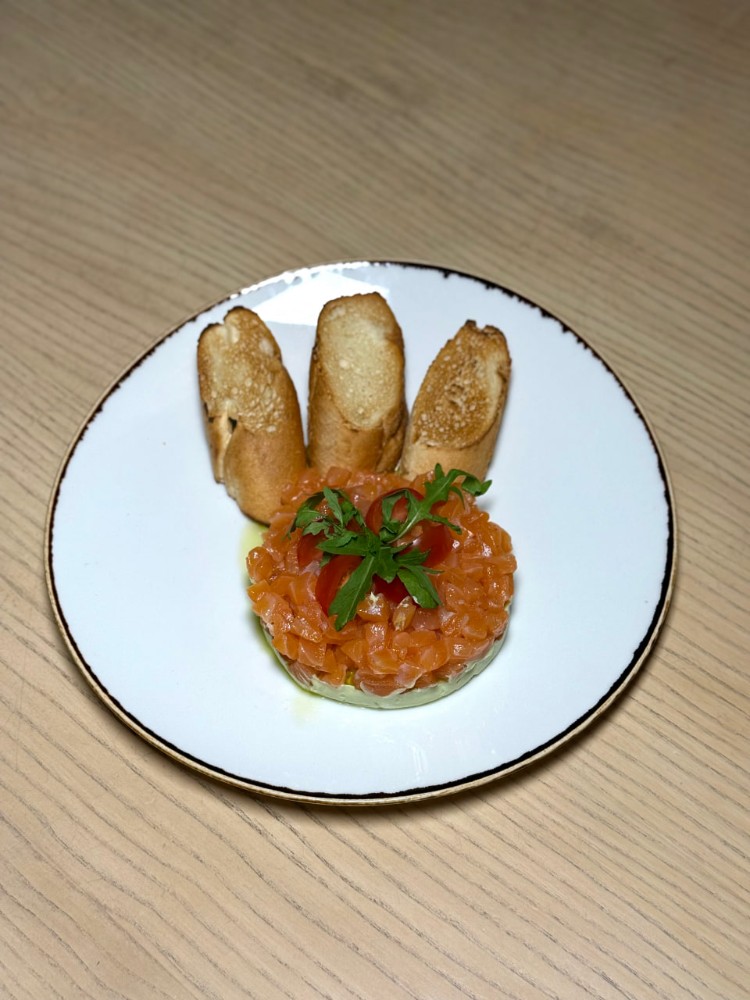 Тар-тар з лосося 