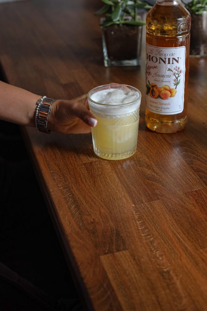 Коктейль Amaretto sour