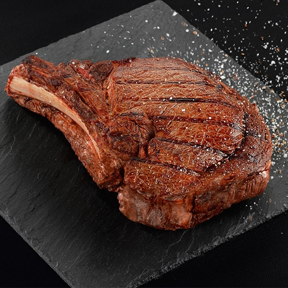Côte à l’os rassie, réduction de vin rouge	