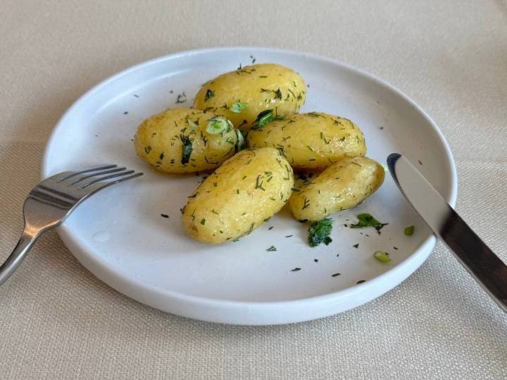 Молода картопля з вершковим маслом, 210г BoltFood