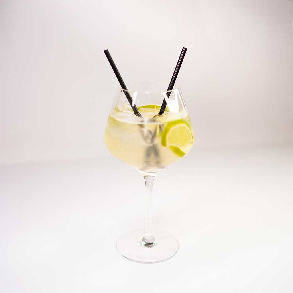 Коктейль Мартіні з тоніком/ Cocktail Martini with tonic