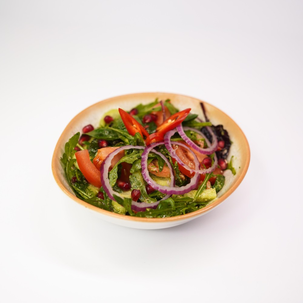 Свіжі овочі на тертих горіхах \ Fresh vegetables with grated nuts 