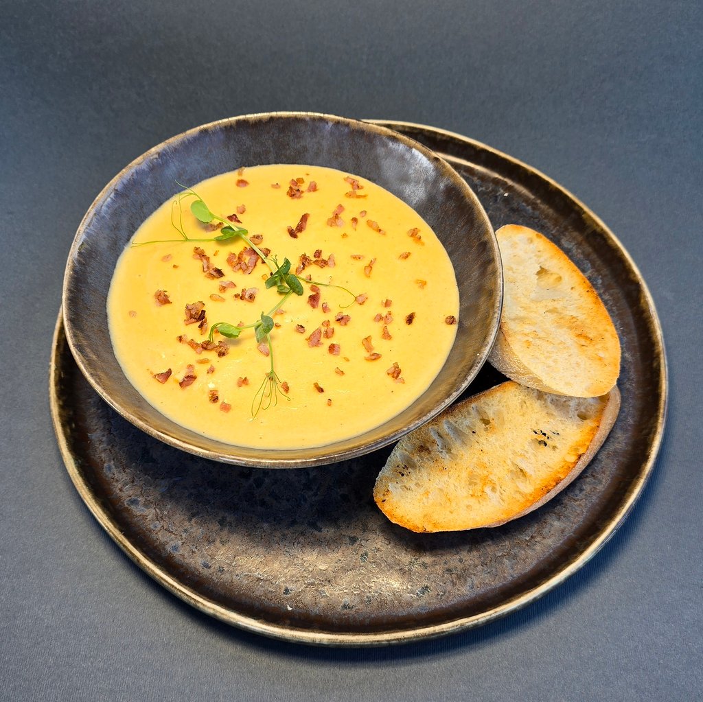 Крем-суп гороховий з беконом