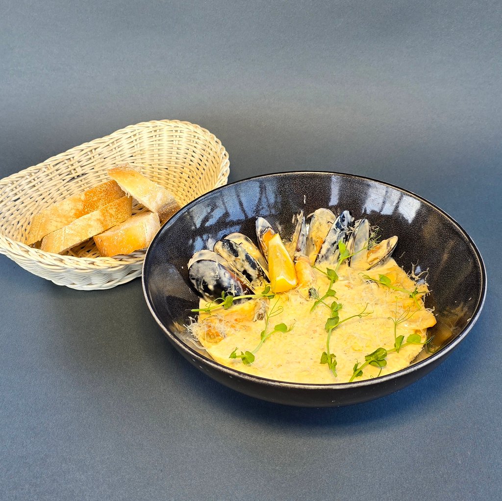 Соте морепродуктів у вершках