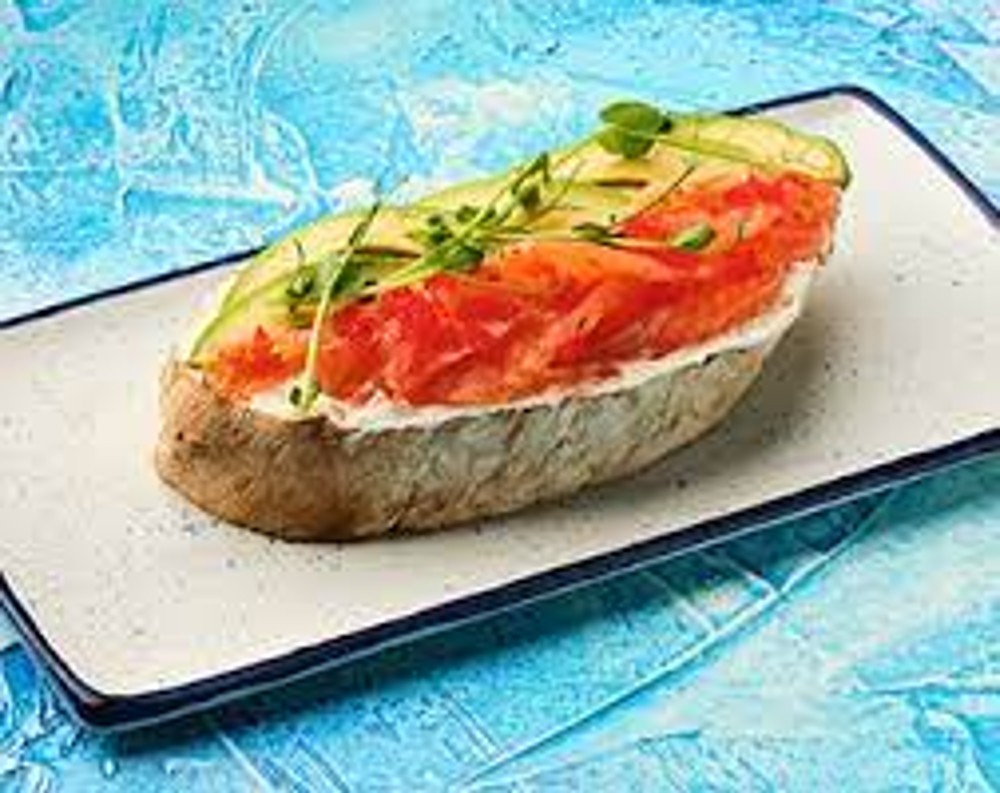 Брускет з лососем і вершковим сиром