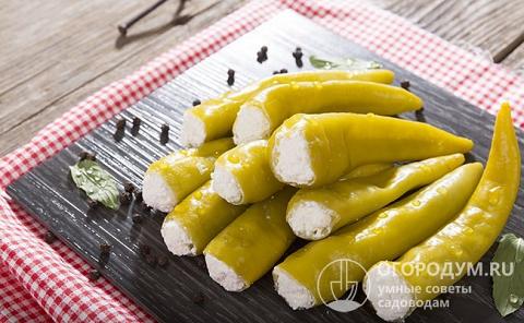 Перець стручковий з сиром маринований 100г