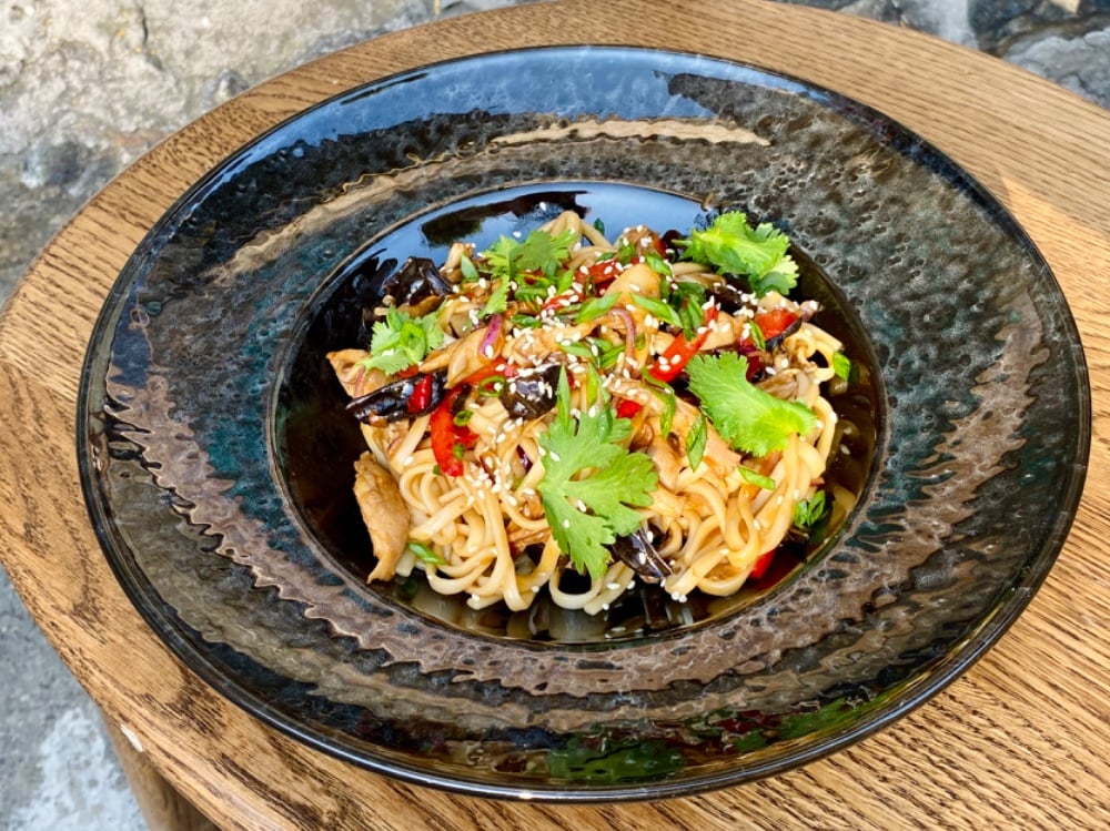 Локшина з качкою та овочами 