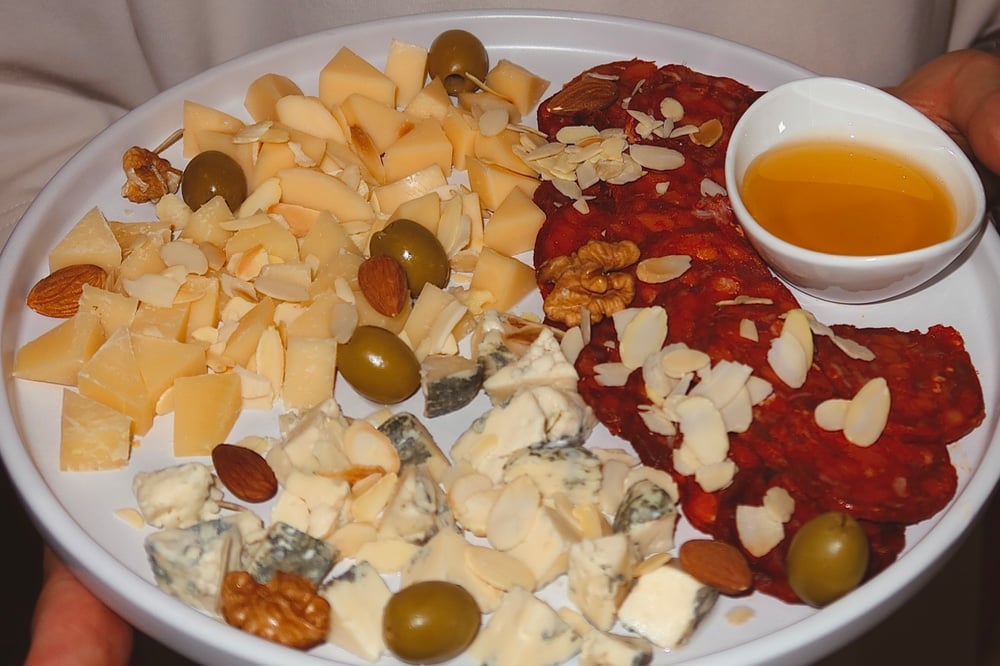 Тарілка закусок