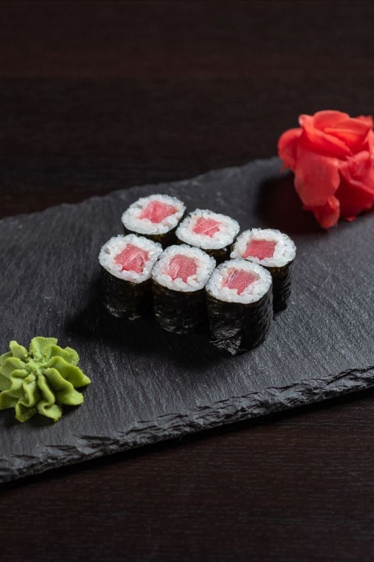 макі з тунцем