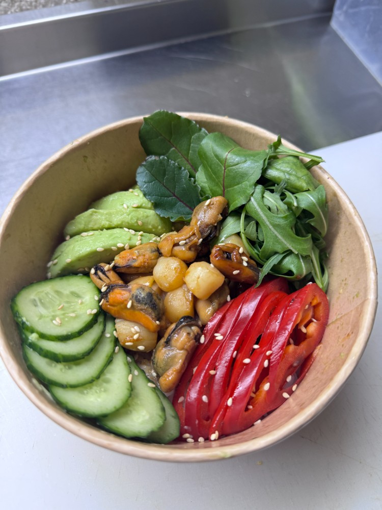 Боул з Морським Гребінцем та Мідіями