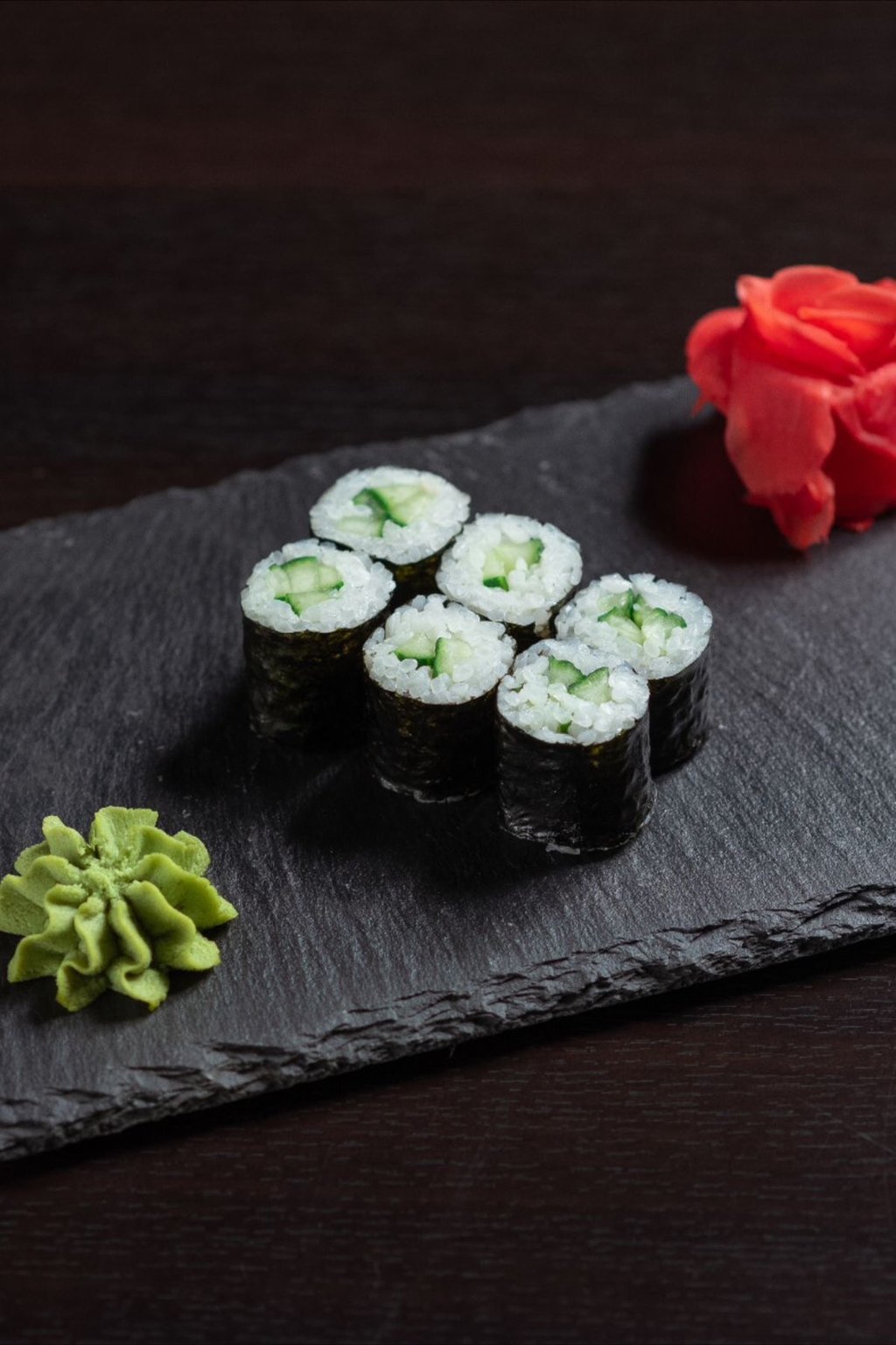 макі з огірком