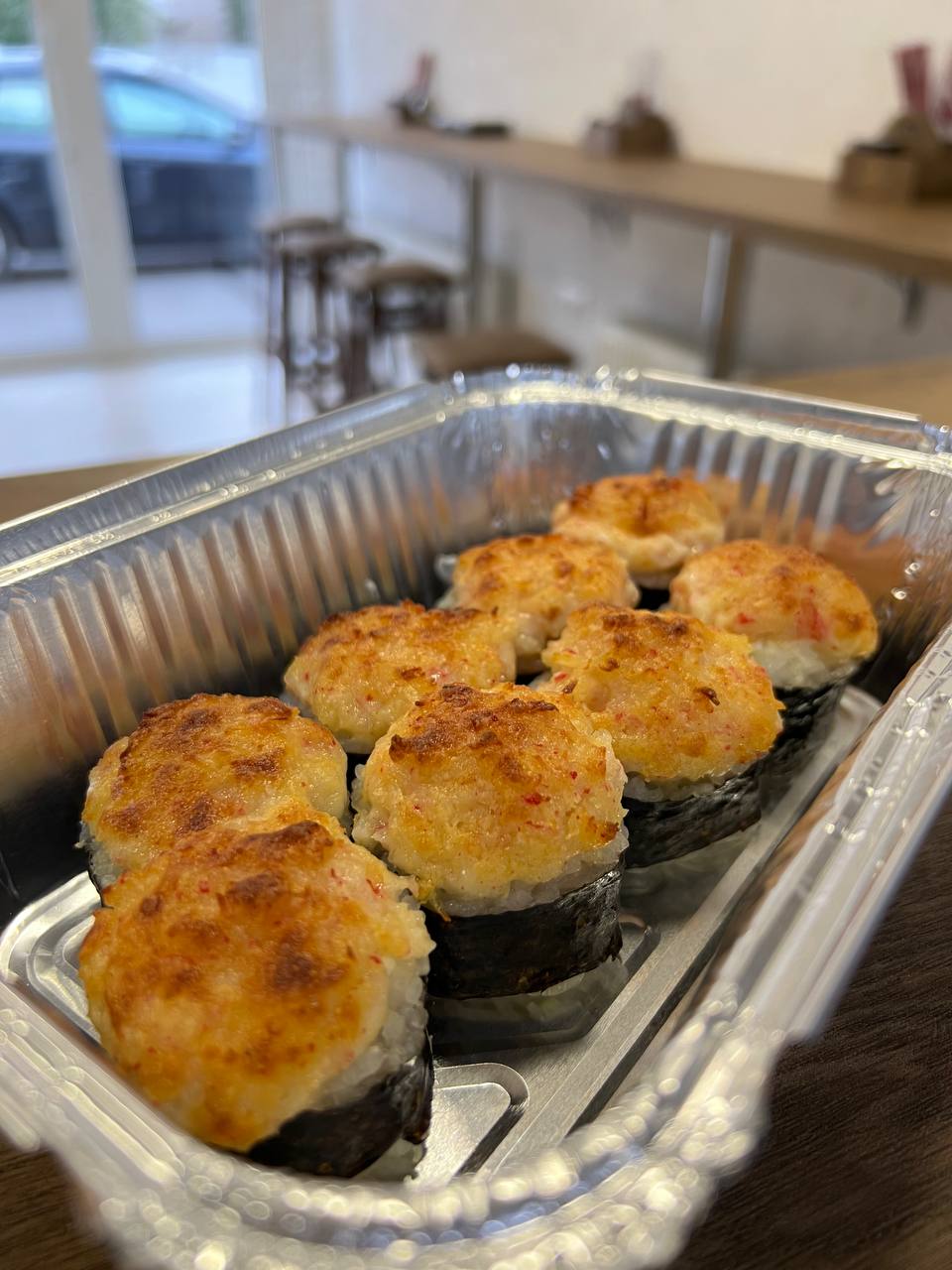 Запечений рол з крабом