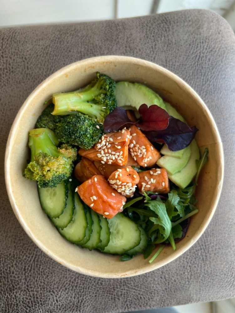 Боул зі смаженим Лососем