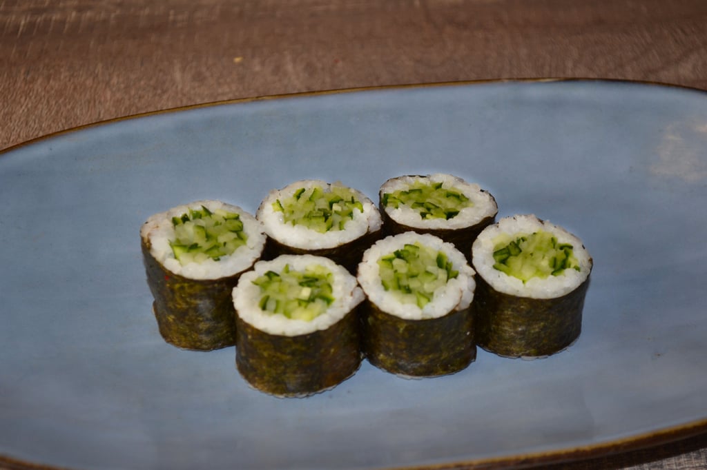 Макі огірок