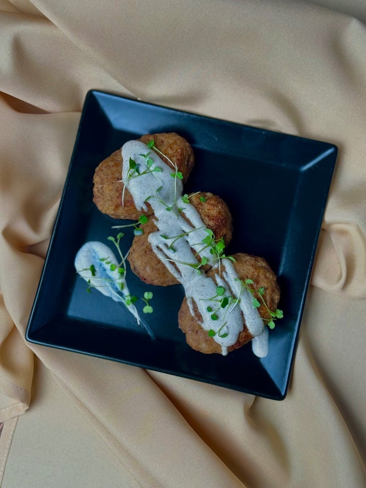 Мʼясні кульки з грибним соусом
