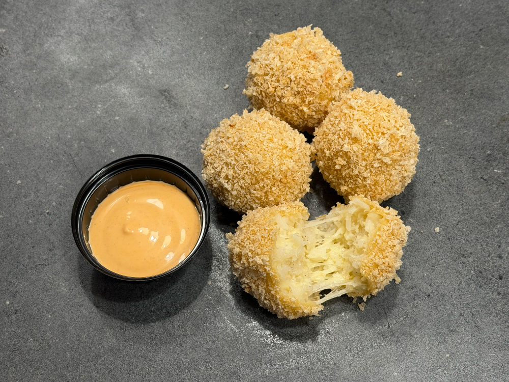 ОТО Сирні Лава-кульки з соусом спайс