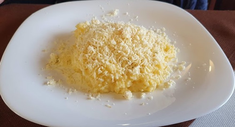 Банош з бринзою