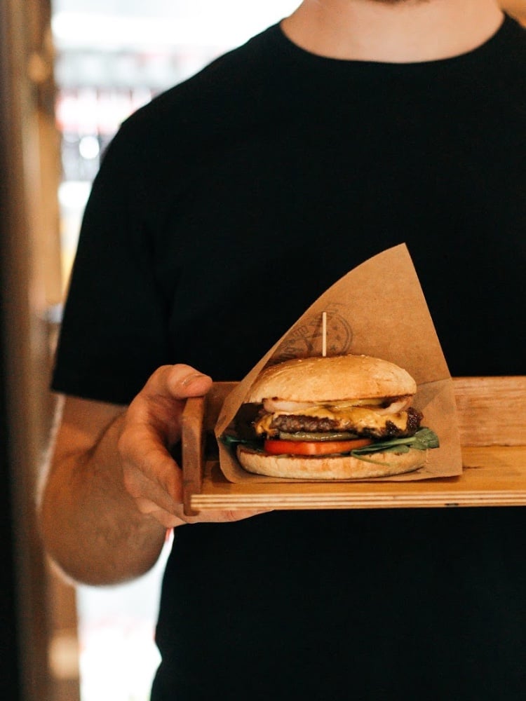 Бургер класичний 330 грам GLOVO