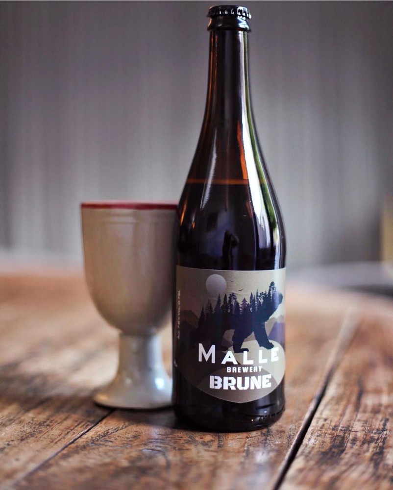 Пиво Malle Brune пляшка