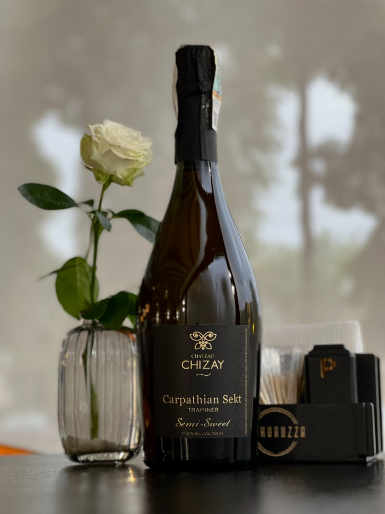 Вино Ігристе "Carpathian sekt Traminer" (н/с) 0,75