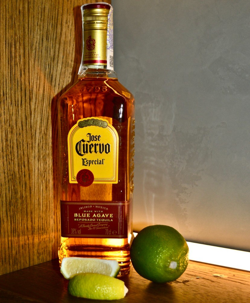 Текіла Jose Cuervo reposado 50 мл