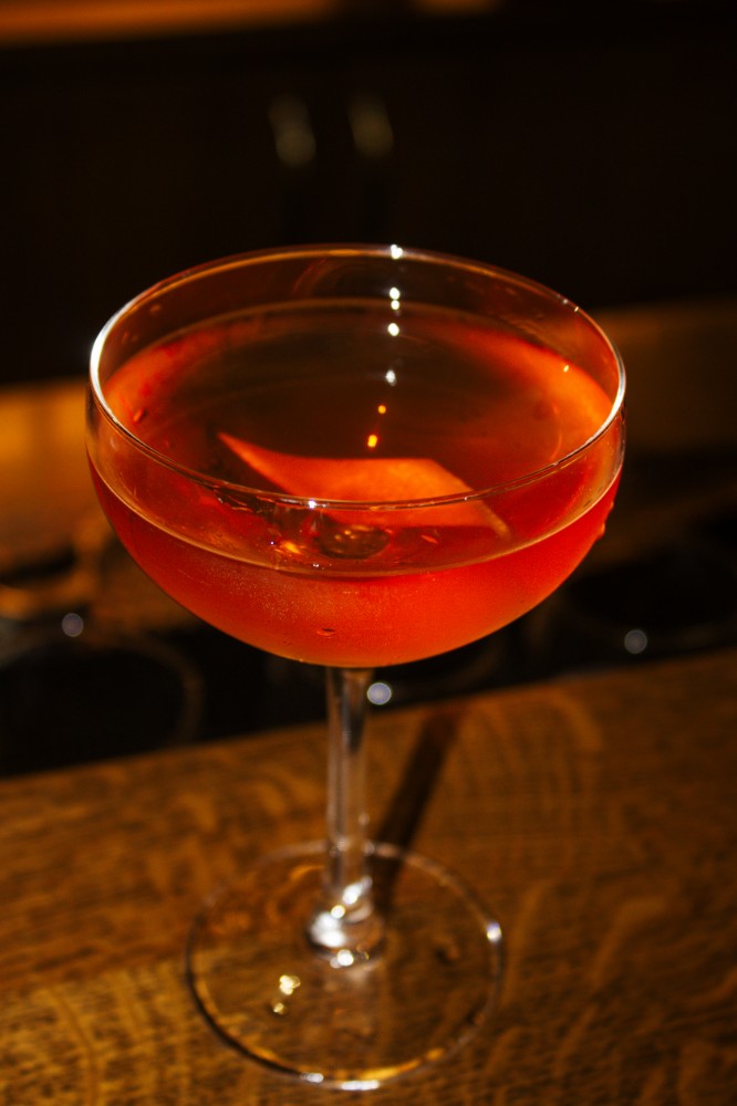 Коктейль Manhattan (Johnnie Walker Black Label 12YO)