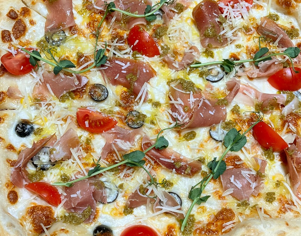 Піца З прошутто 570