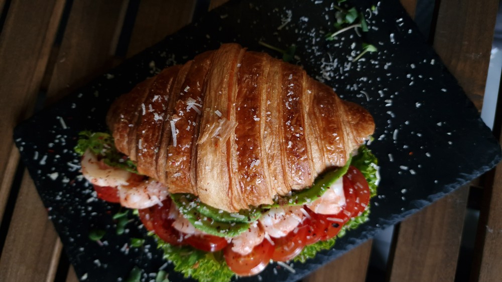 Круасан з креветкою 