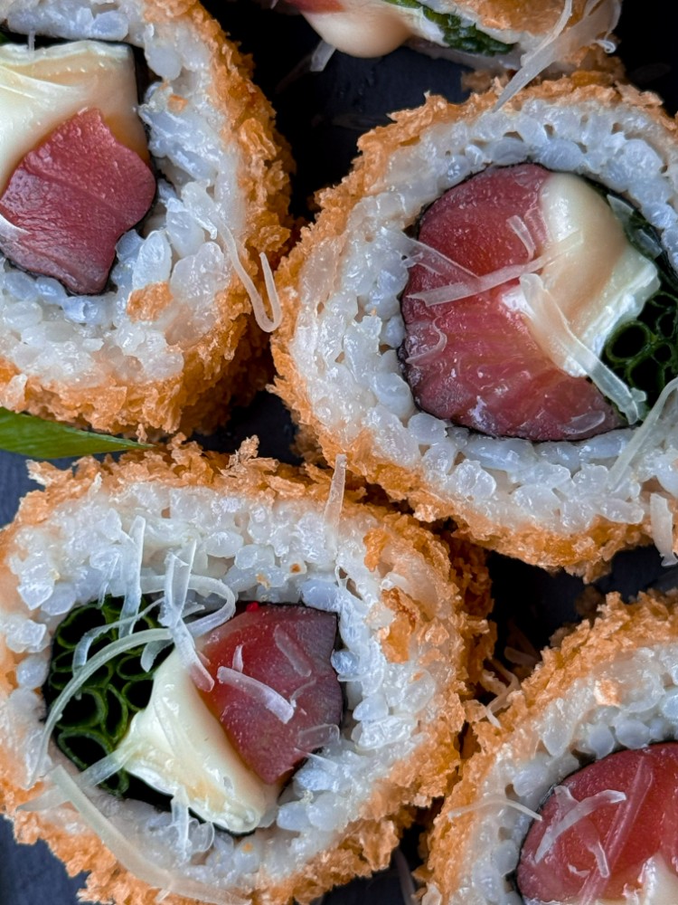 Хот-рол з лососем 