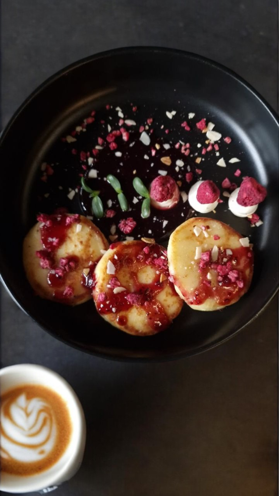 Сирники з ягодами