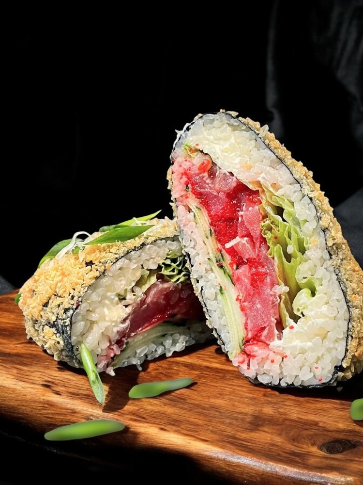 Суші-бургер з тунцем 