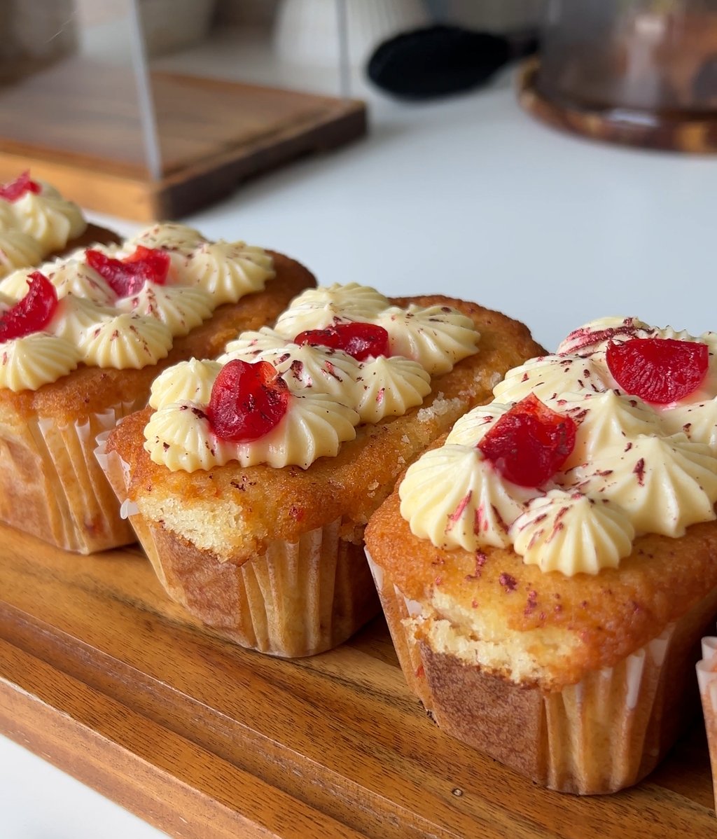 Mini Cake Selection (Sun/Mon)