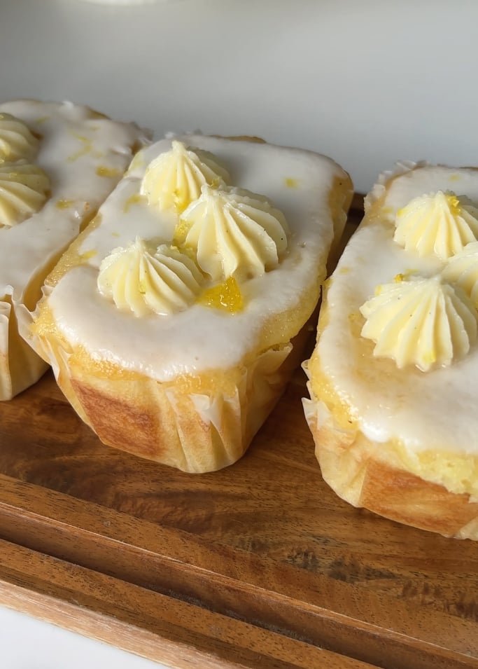 Lemon Drizzle Cake (Tues-Sat)