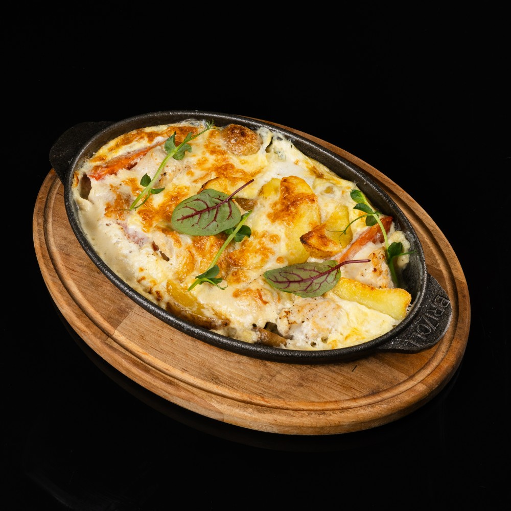 Пательня з куркою та сиром