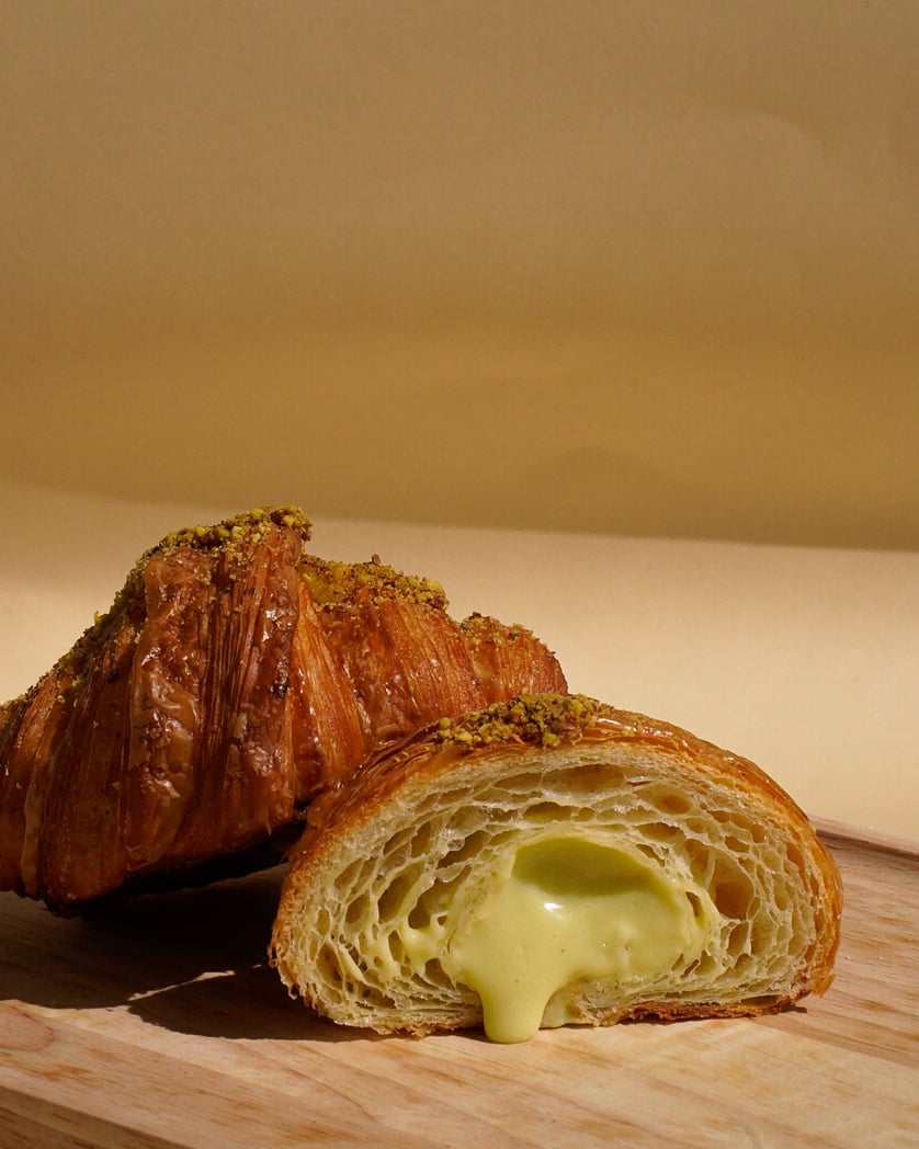 Croissant w/ pistachio cream