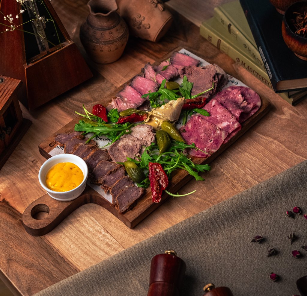 Плато мясное / Meat Plate