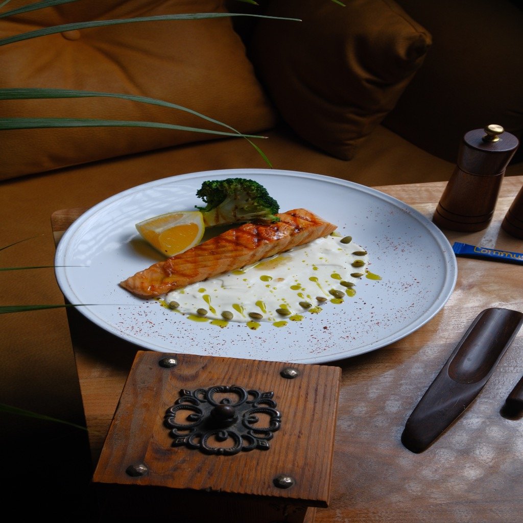 Лосось в сливочным соусе / Salmon in cream sauce