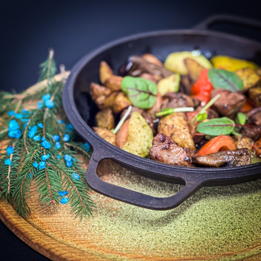 Пательня з свининою та овочами