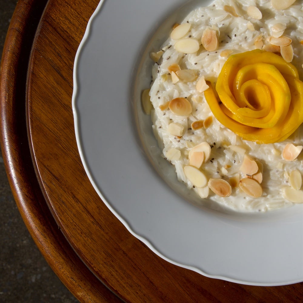 Rice porridge with mango & chia seeds