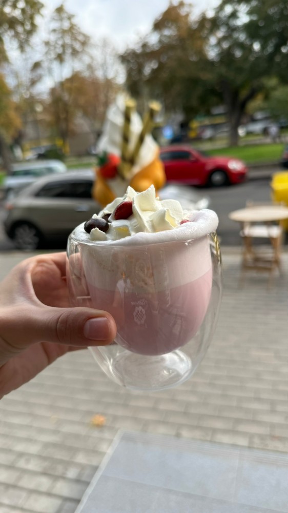 Полуничний ММс
