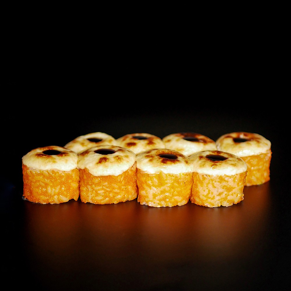 Запечений зі смаженим лососем в ікрі