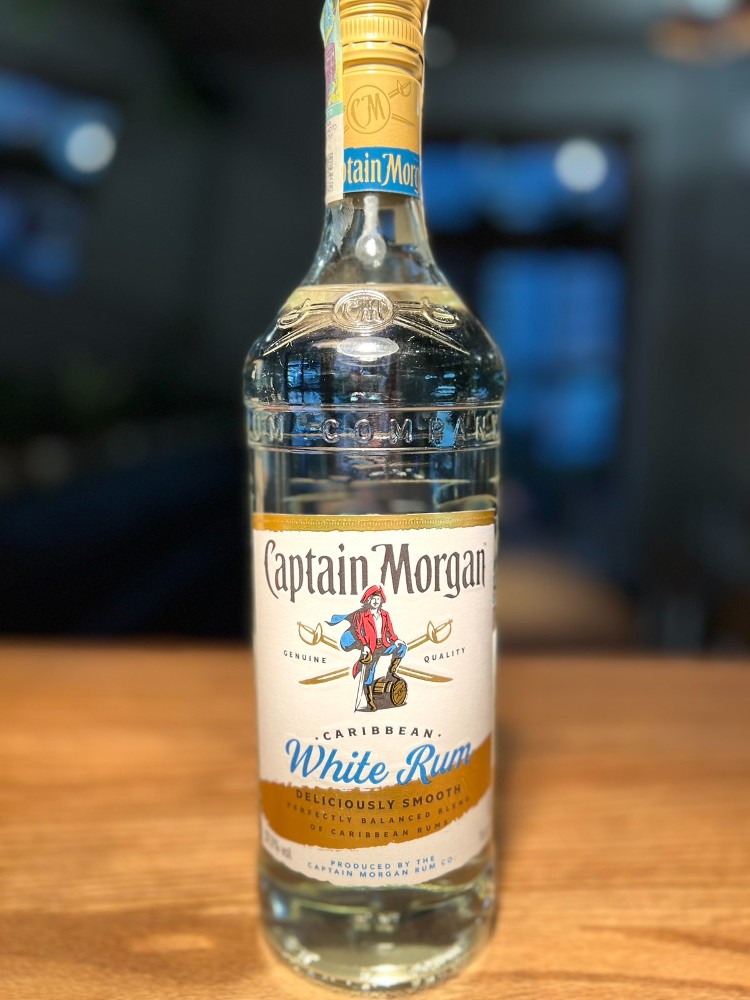 Білий ром Captain Morgan, 50 мл