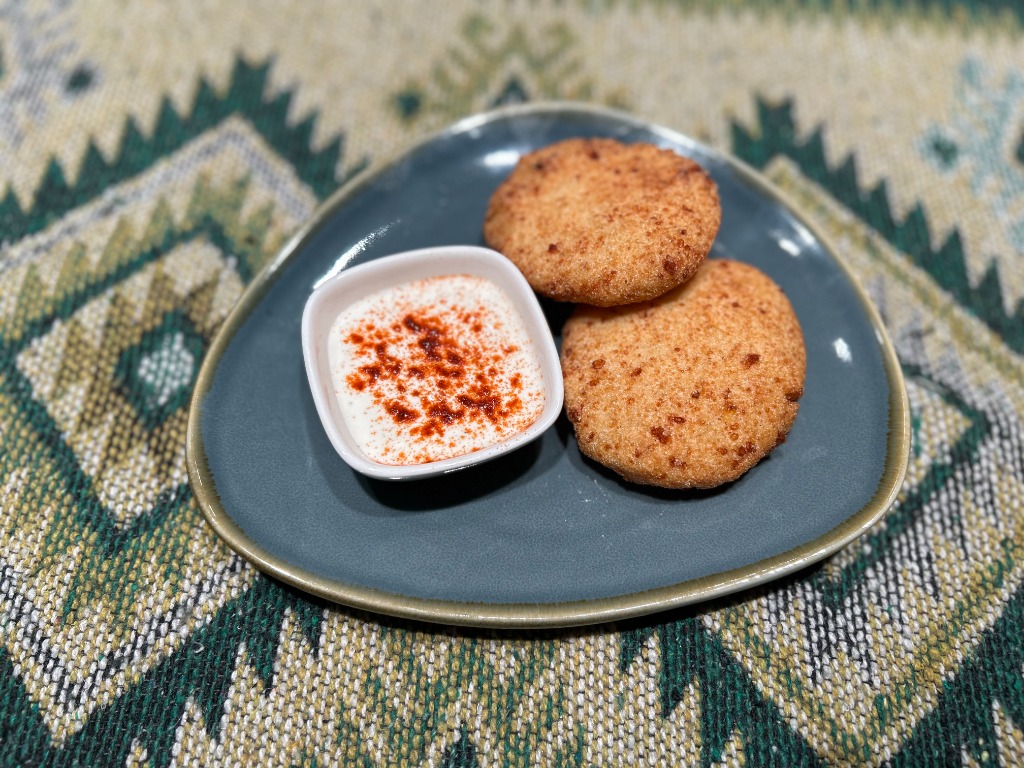 ჭვიშტარი არაჟნის სოუსით / Chvishtari with Sour Cream Sauce Ⓥ