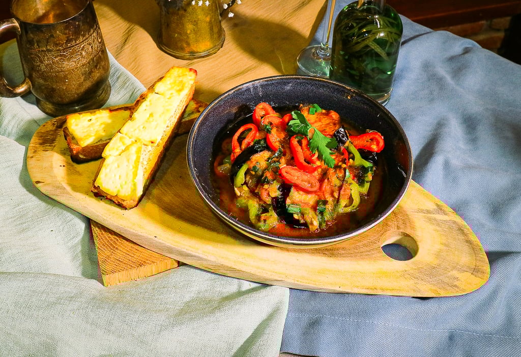აჯაფსანდალი გუდის ყველით (სეზონურად) / Ajapsandali with Guda Cheese (seasonal) Ⓥ