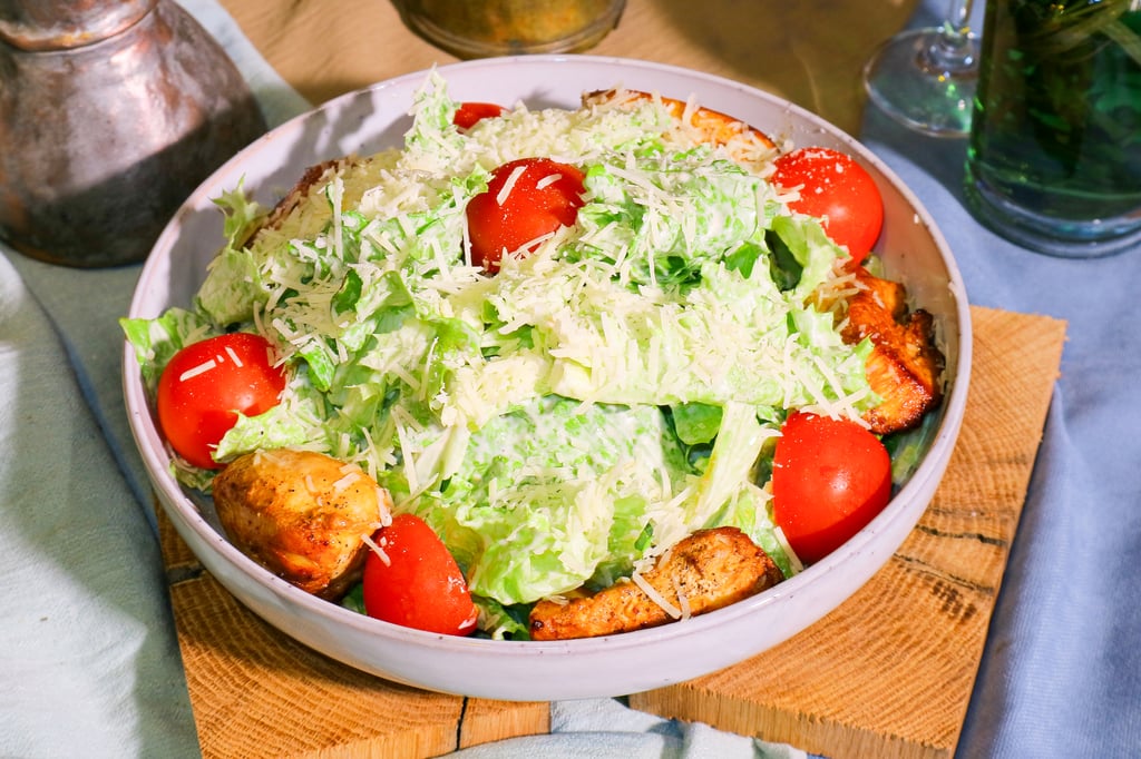 სალათი ცეზარი ქათმით / Caesar Salad with Chicken
