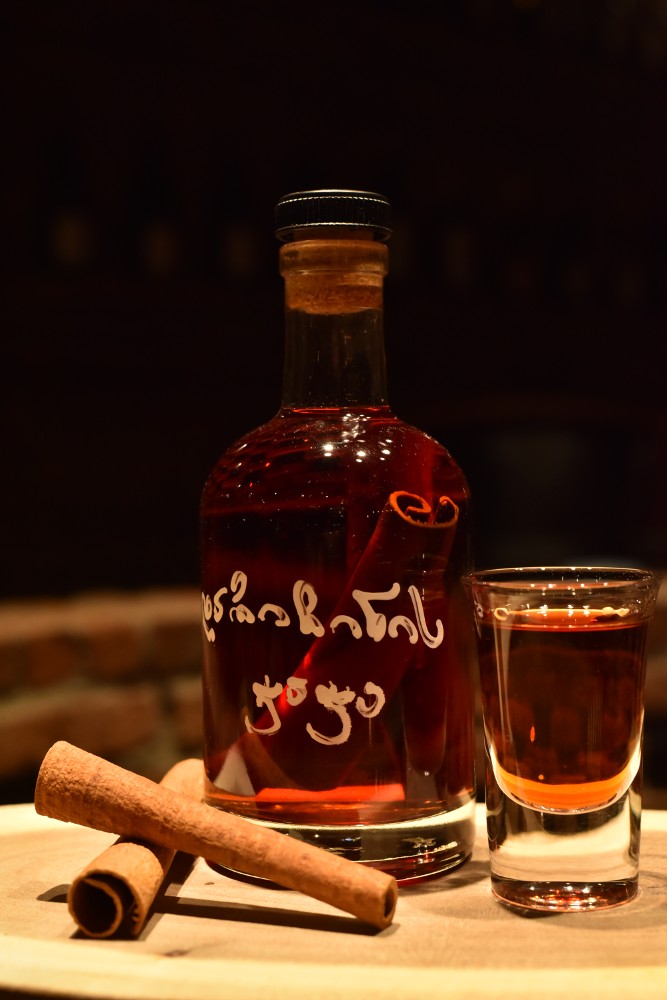 ჭაჭა დარიჩინის არომატით-ჭიქა / Chacha with Cinnamon glass