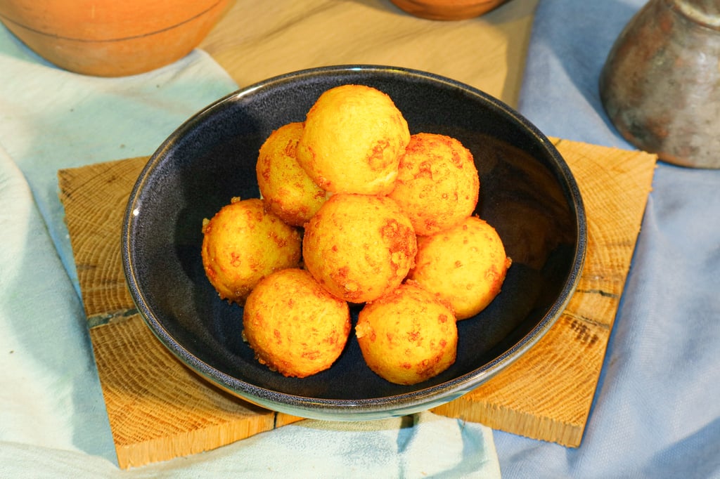 ყველის ბურთულები / Fried Cheese Balls (deep fried) Ⓥ
