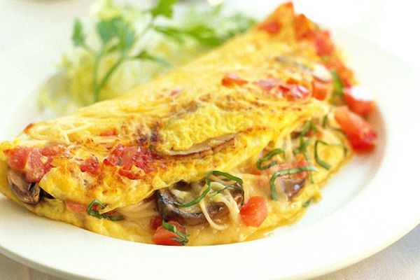 Омлет с грибами и курицей